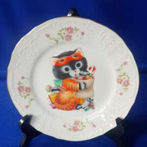 # 2 CHILDRENS  DECORATED PLATE : GREAT GIFT